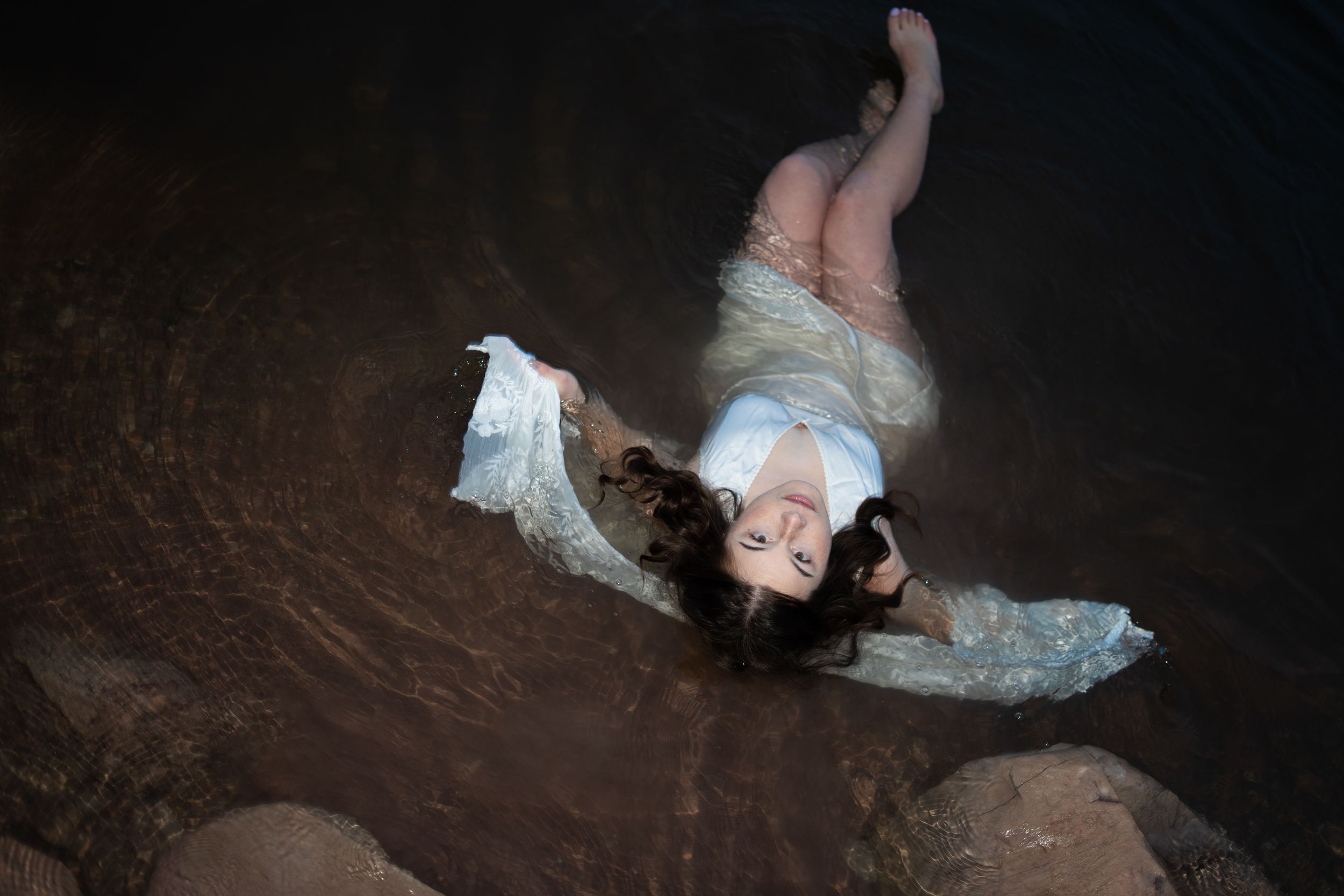 What to Wear for a Boudoir Photoshoot (Even If You’re Nervous)